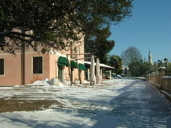 Locanda Degli Ulivi Arcugnano ภายนอก รูปภาพ